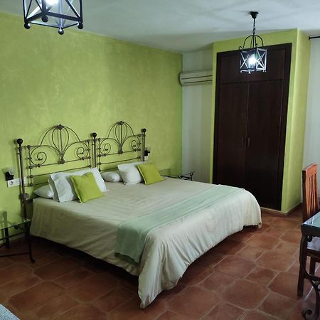 Hotel Rural La Posada De Las Cigueenas Jerez De Los Caballeros Buitenkant foto