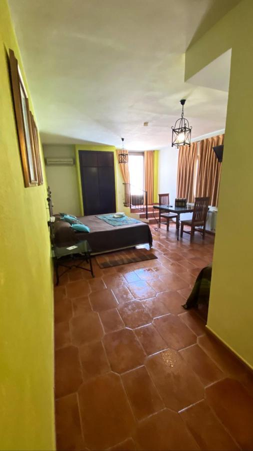 Hotel Rural La Posada De Las Cigueenas Jerez De Los Caballeros Buitenkant foto