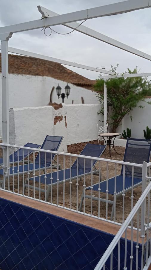 Hotel Rural La Posada De Las Cigueenas Jerez De Los Caballeros Buitenkant foto