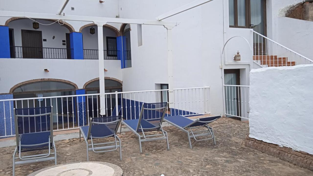 Hotel Rural La Posada De Las Cigueenas Jerez De Los Caballeros Buitenkant foto